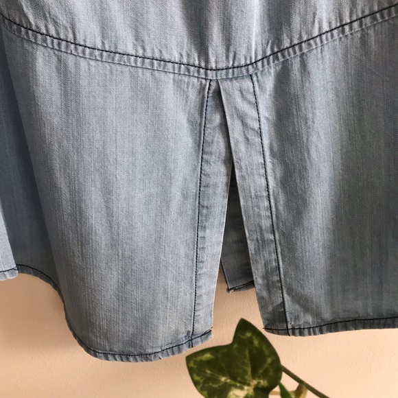 Lovestitch ∙ Sleeveless Button Down Top - Picture 6 of 7